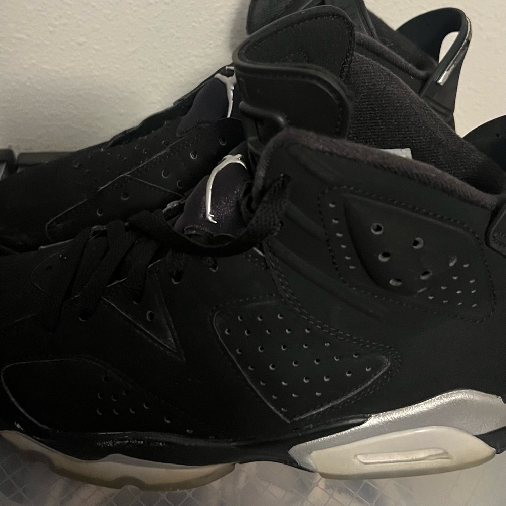 Chrome Jordan 6